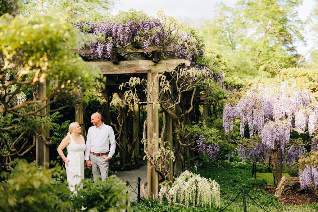 chic engagement at longwood gardens